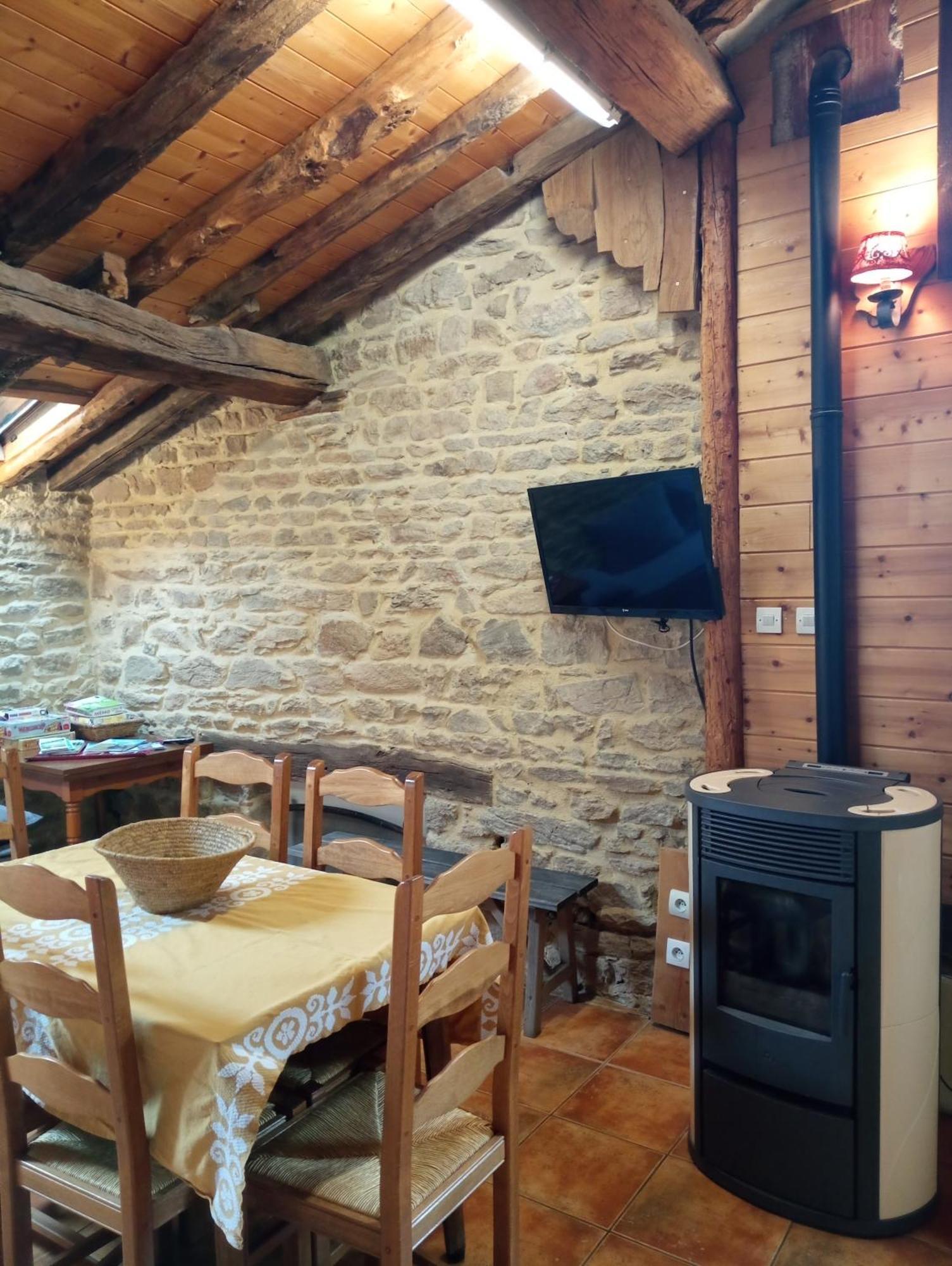 Gites Des Esselards Yzeron Exterior photo