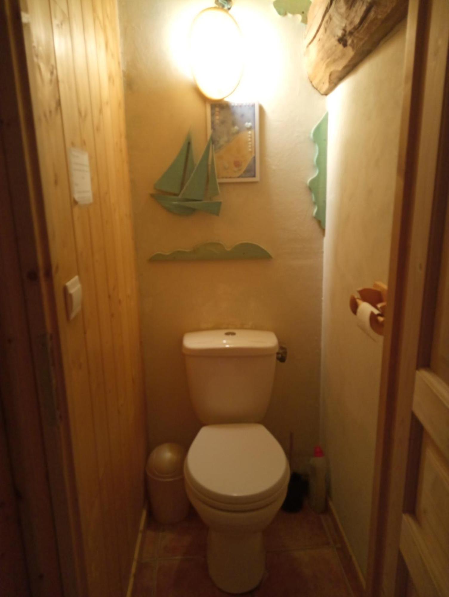Gites Des Esselards Yzeron Room photo