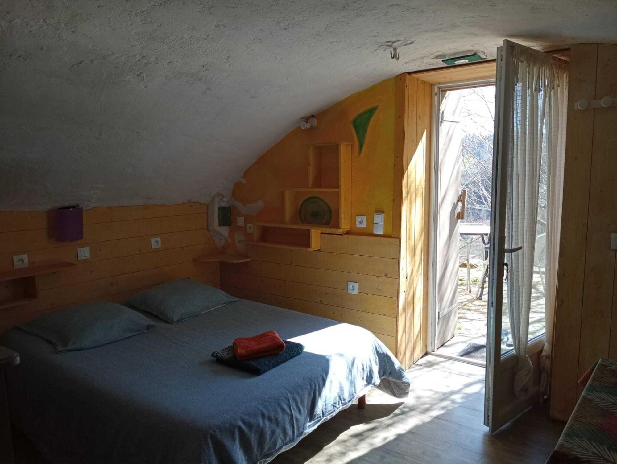 Gites Des Esselards Yzeron Room photo