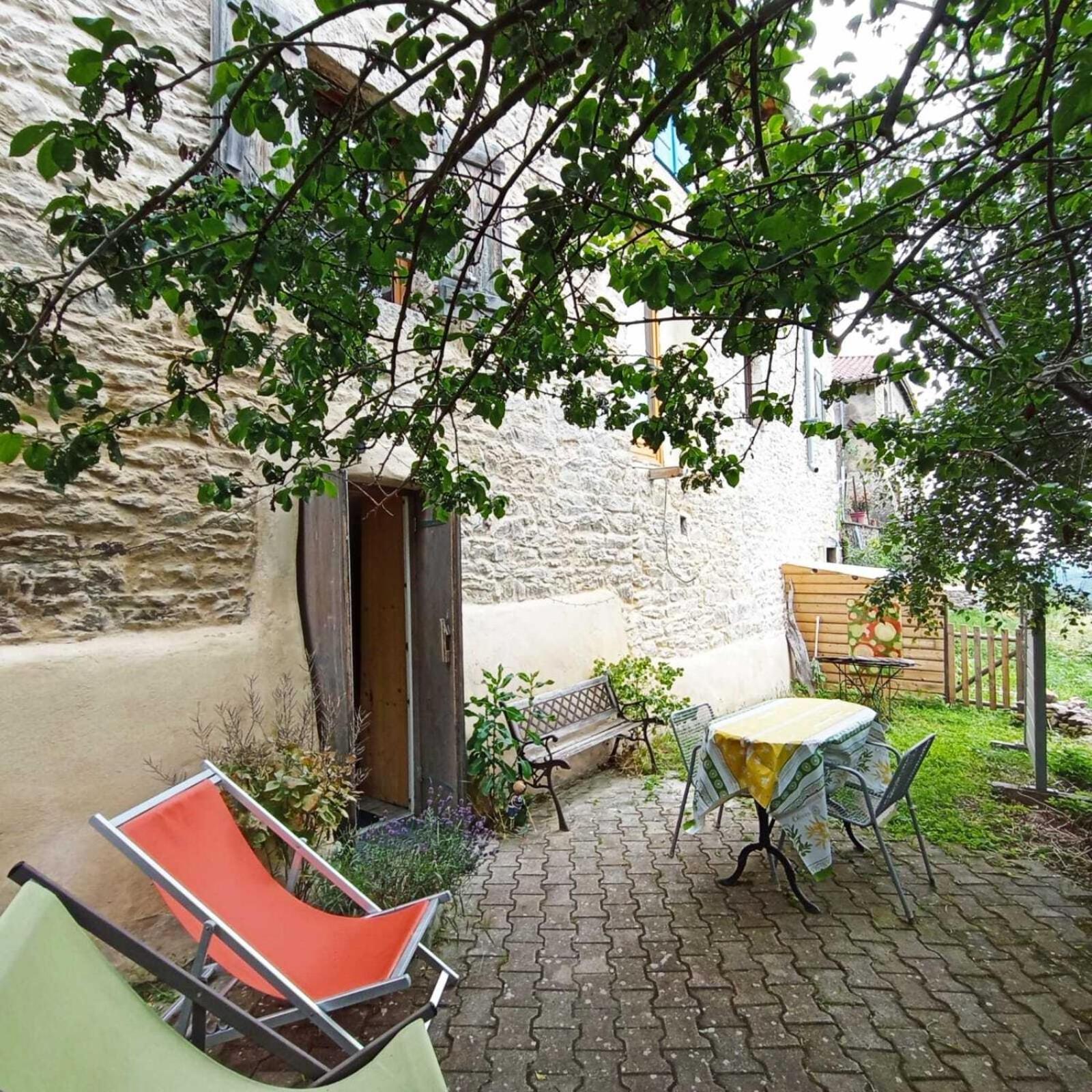 Gites Des Esselards Yzeron Room photo