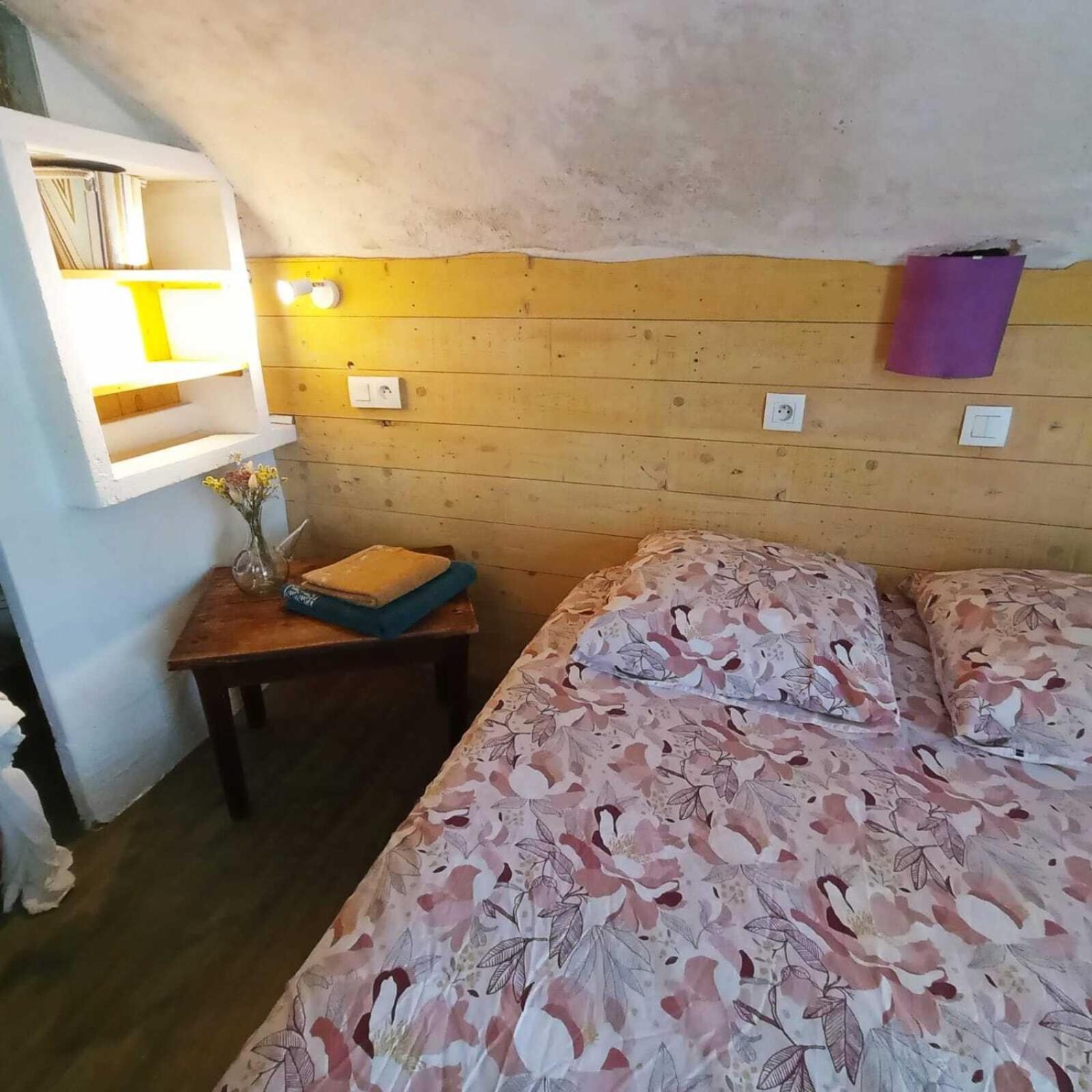 Gites Des Esselards Yzeron Room photo